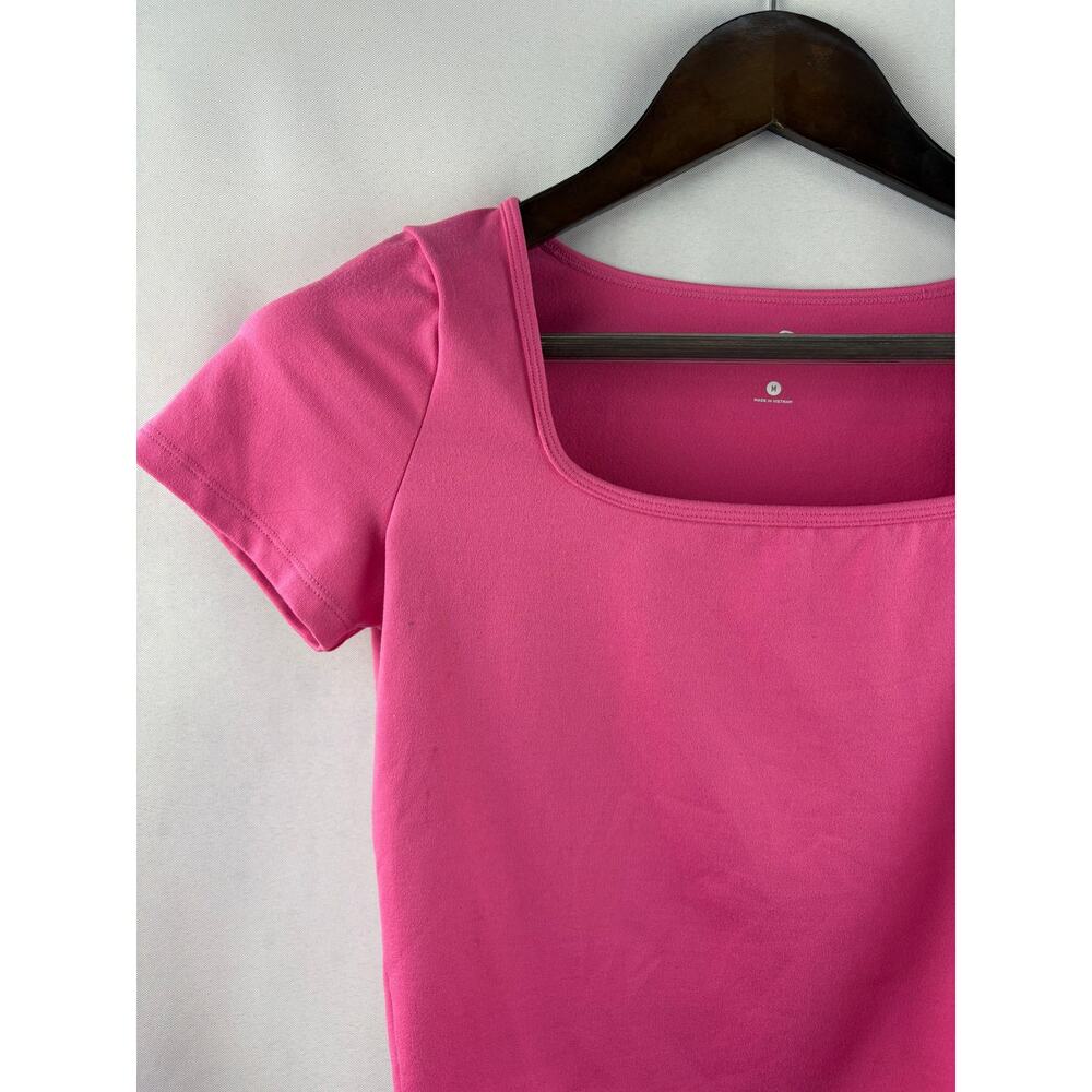 Women’s Hollister Medium Hot Pink Short Sleeve Crop Top - Picture 2 of 6